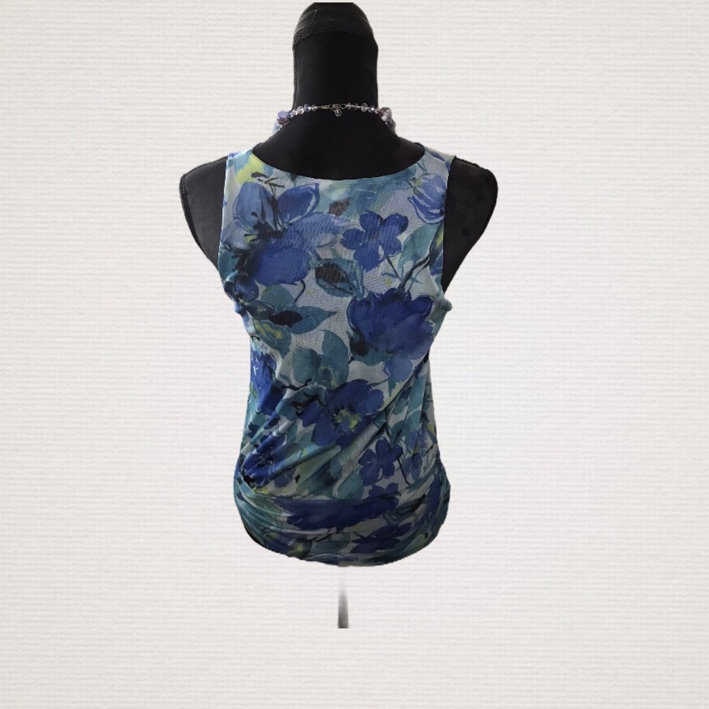 ✨ 2/$15 SALE! Sweet Pea Blue Floral Sleeveless Top - Picture 3 of 4